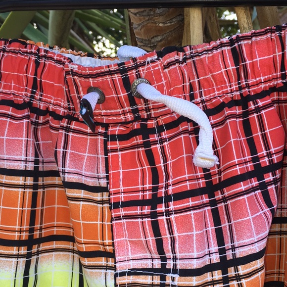 B Split shorts - Picture 4 of 6